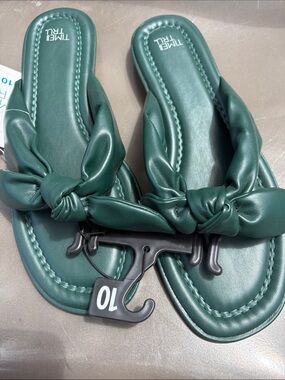 Time and Tru Dark Green Knotted Slide Sandals